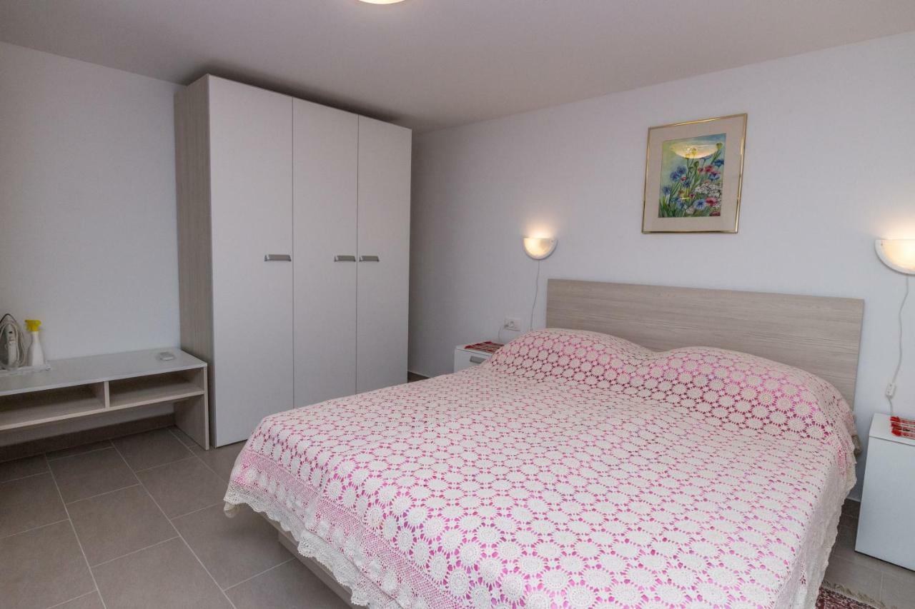 Apartment Nada Medveja 로브란 외부 사진
